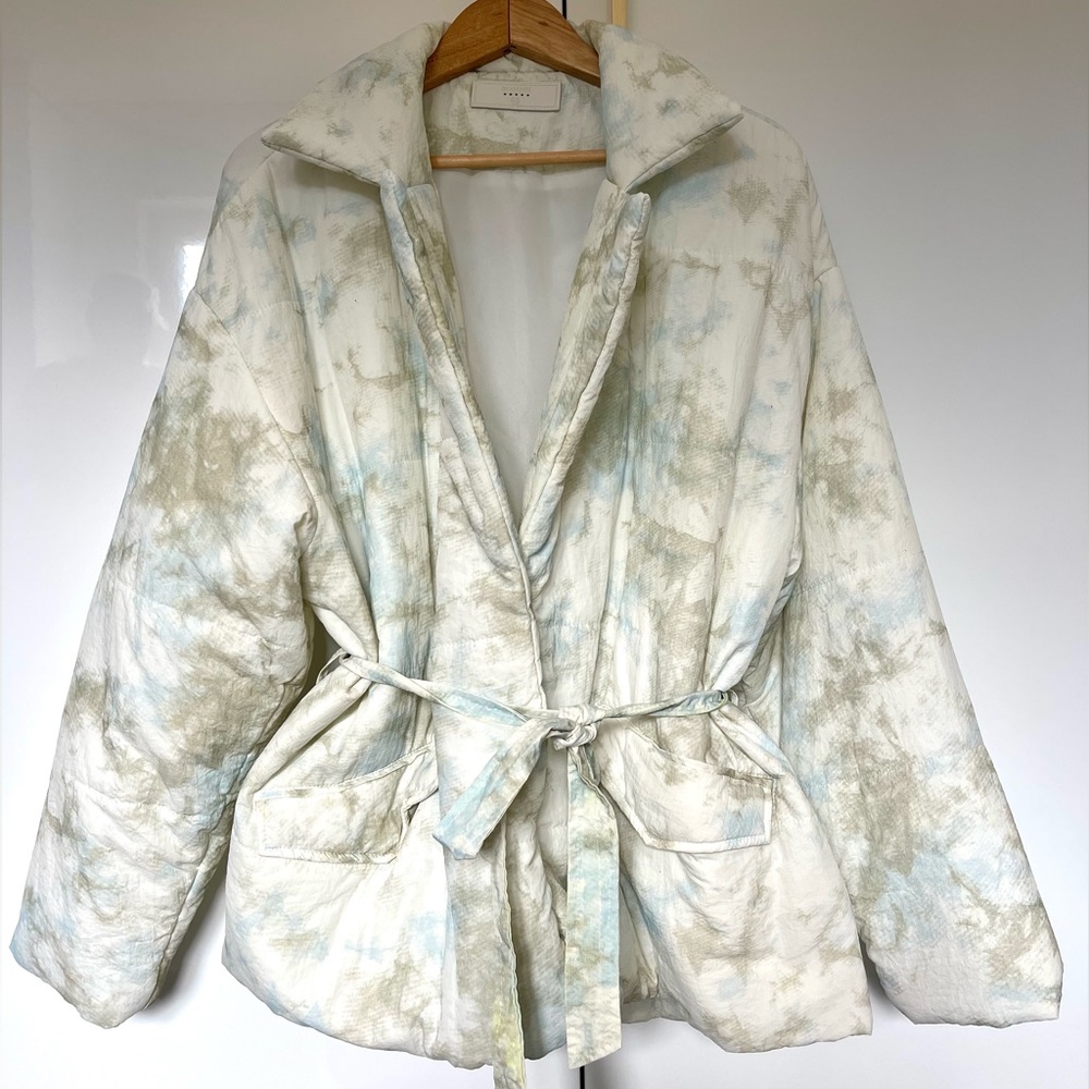 Anthropologie BlankNYC Bennie Tie-Dye Puffer Jacket Belted New without tags - Picture 4 of 7